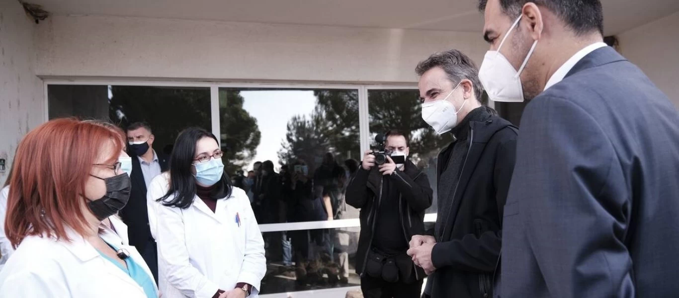 Κ.Μητσοτάκης σε υγειονομικούς: «Να εμβολιαστείτε πρώτοι εσείς - Δεν εκτιμώ την αντίδραση στον εμβολιασμό»